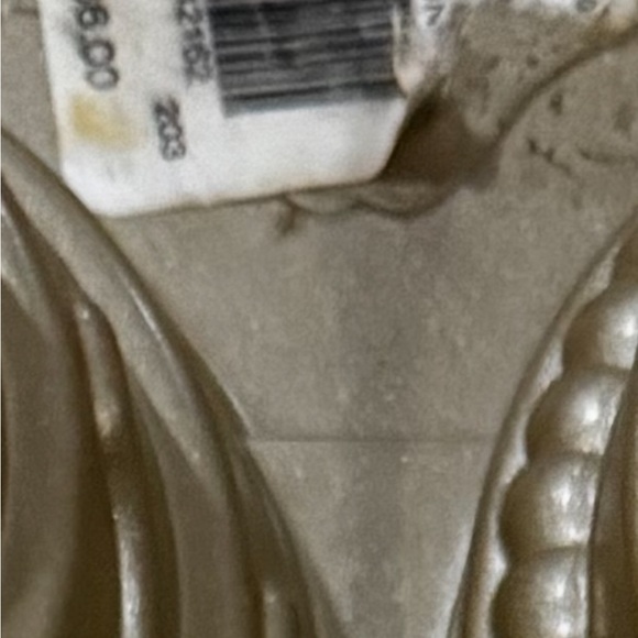 New Nordic Ware Gold Mini Cakelet Cake Pan. - Picture 4 of 4